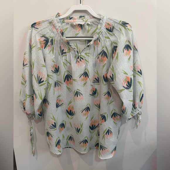 ❤️ LC Lauren Conrad Floral Blouse with Pink and Green Accents NWOT Large - Picture 1 of 6